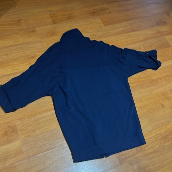 Ladies top - Picture 11 of 11